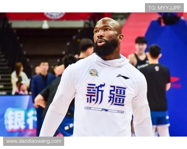 哈迪全场28分钟高效9投5中贡献10分展现全面实力并带2板2助1断