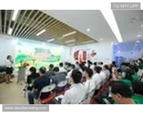 森林球员及家属联合捐赠温暖物资 共迎圣诞助力社区体育发展